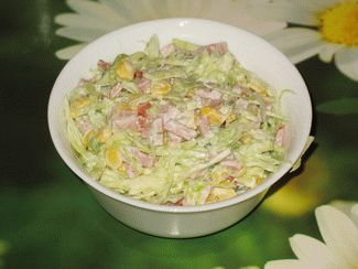 Салат с кукурузой и капустой